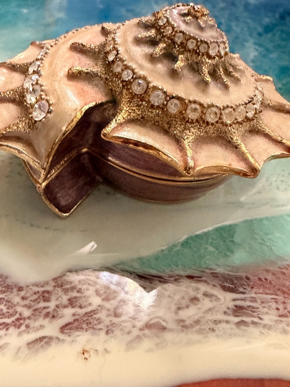 🐚Papyrus Gold and Cream Rhinestone Shell Trinket Box
